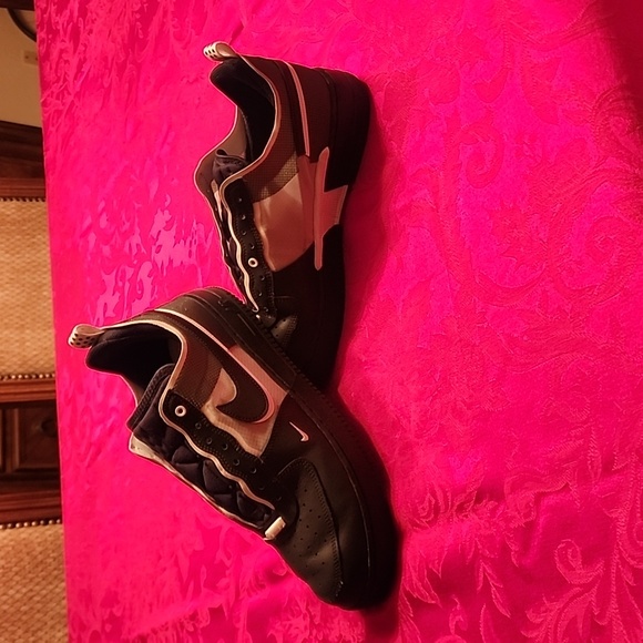 Men's Size 11 Nike Air Force 1 React Black & White (laces missing) - Picture 4 of 4